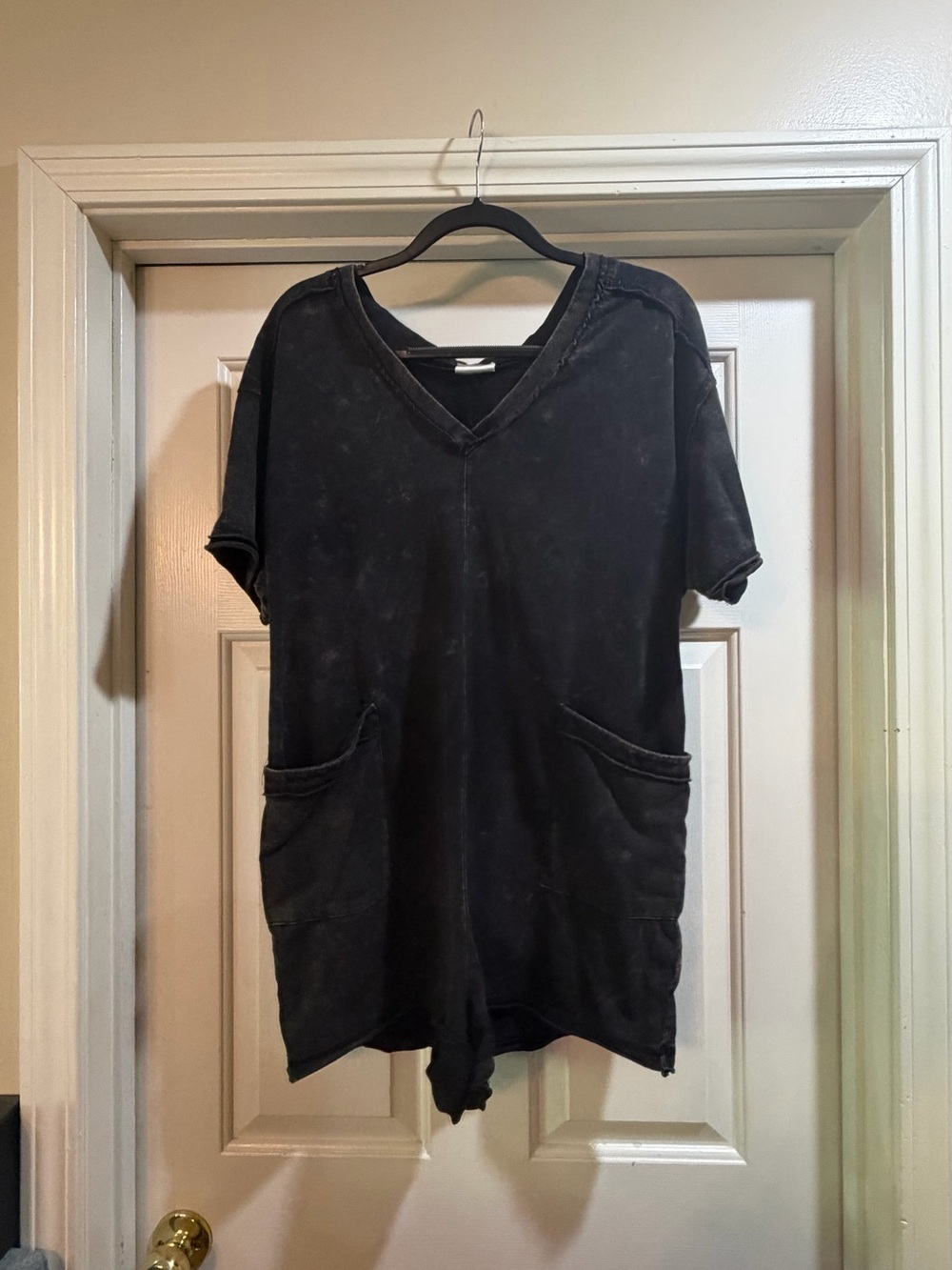 New M  V-Neck Short Sleeve Romper with Front Pockets - Black Mineral Wash Size M